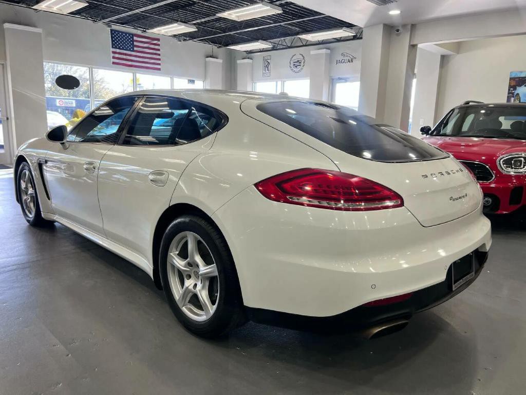 2015 Porsche Panamera Image 5