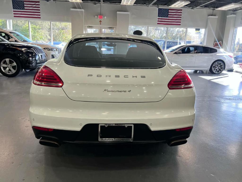2015 Porsche Panamera Image 6
