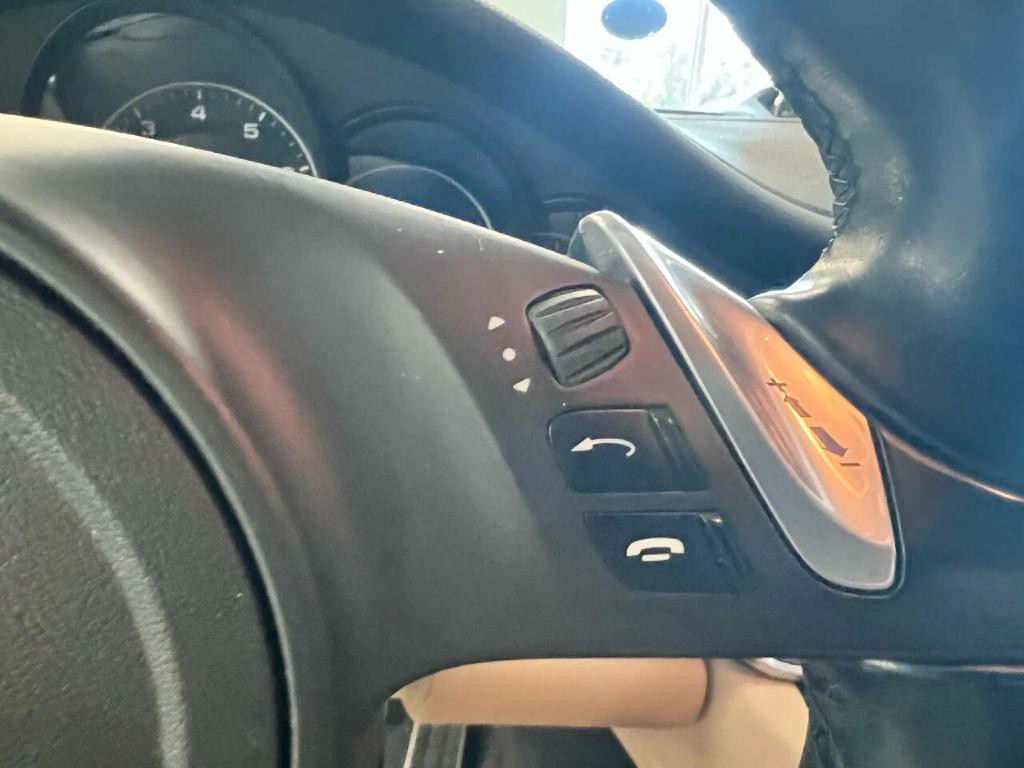 2015 Porsche Panamera Image 14