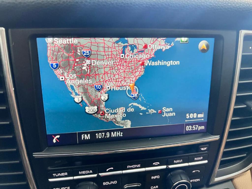 2015 Porsche Panamera Image 26