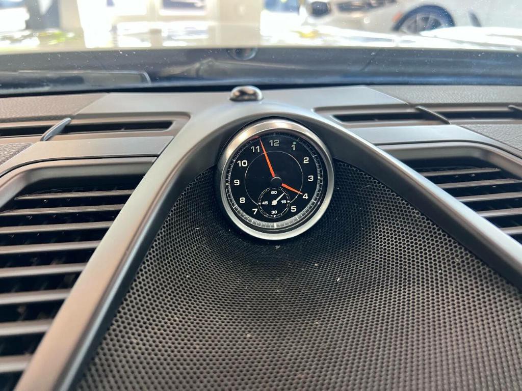 2015 Porsche Panamera Image 27