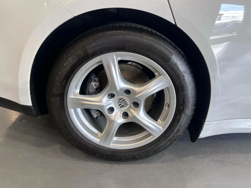 2015 Porsche Panamera Image 34