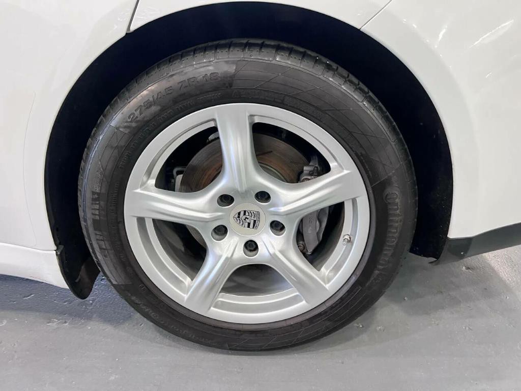 2015 Porsche Panamera Image 35