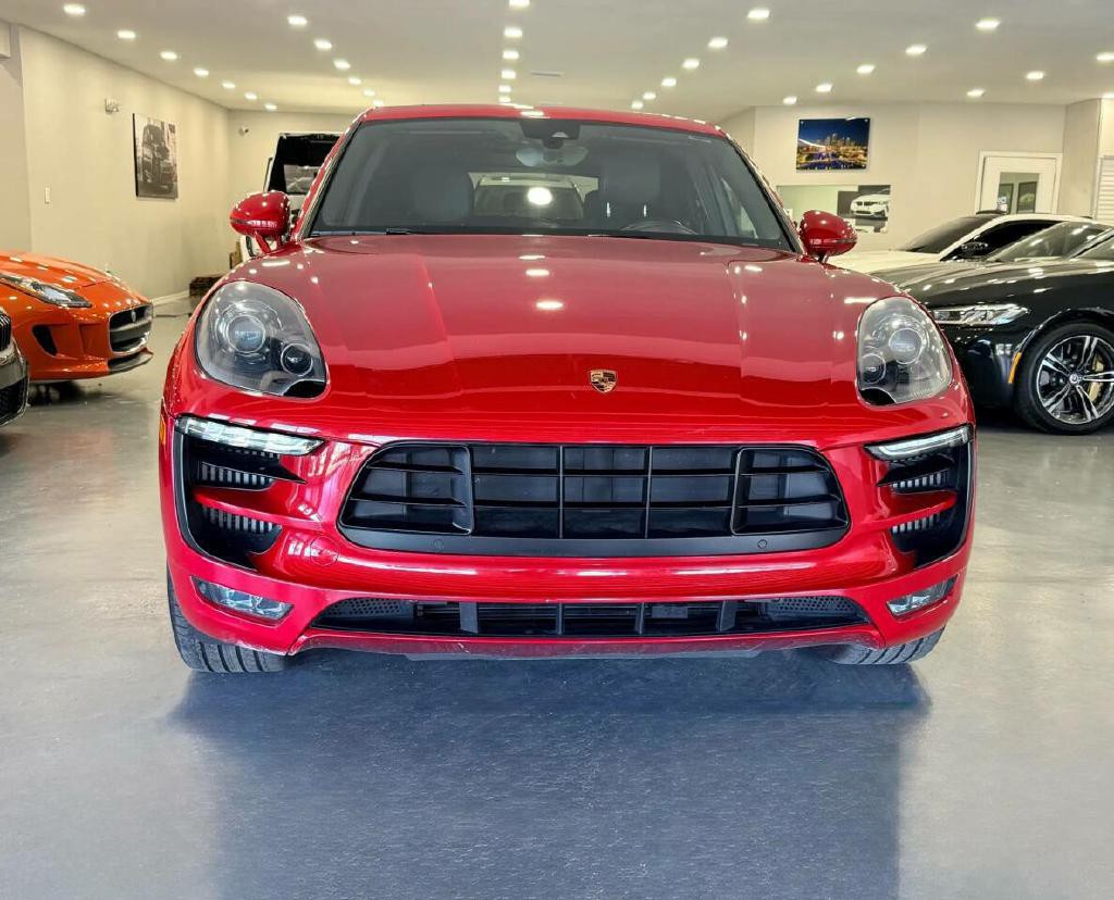 2017 Porsche Macan Image 2