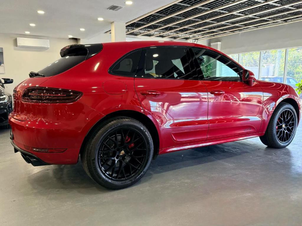 2017 Porsche Macan Image 8