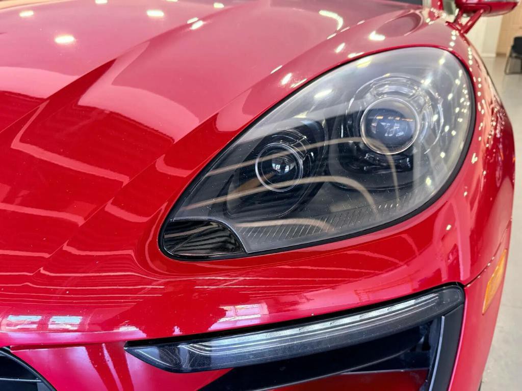 2017 Porsche Macan Image 11