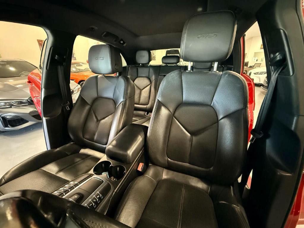 2017 Porsche Macan Image 13