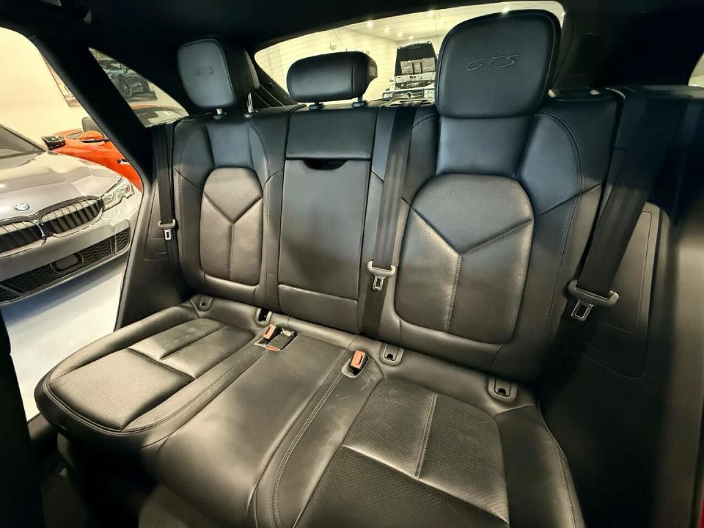 2017 Porsche Macan Image 15