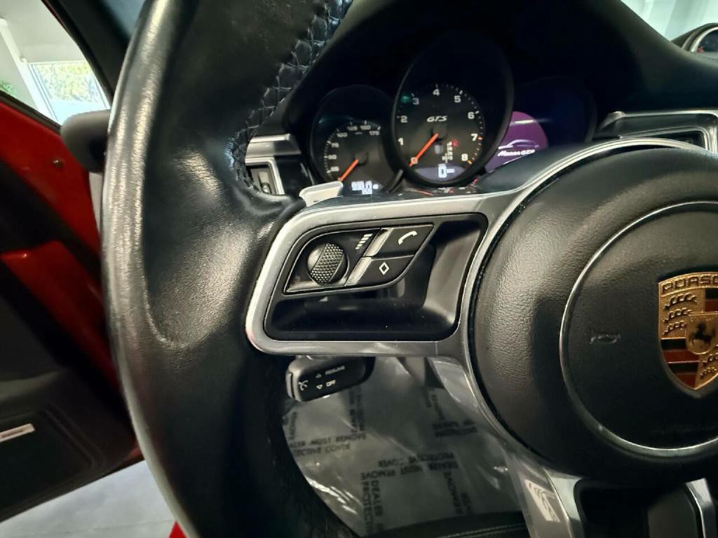 2017 Porsche Macan Image 22