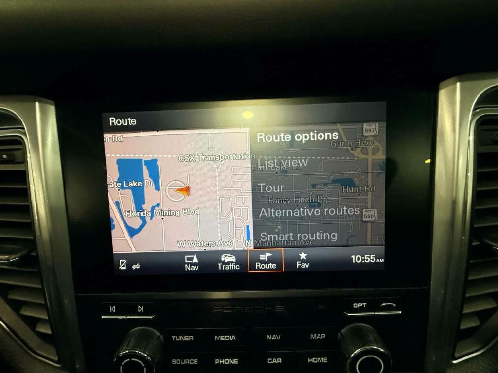 2017 Porsche Macan Image 29