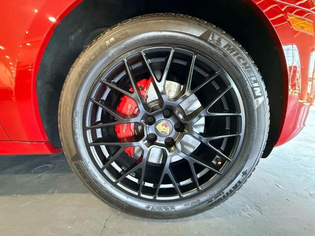 2017 Porsche Macan Image 38