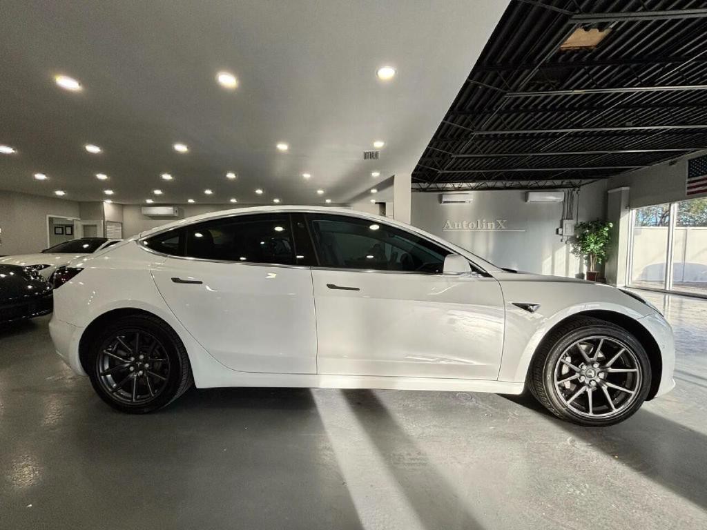 2018 Tesla Model 3 Image 8