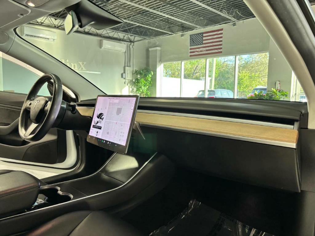 2018 Tesla Model 3 Image 11