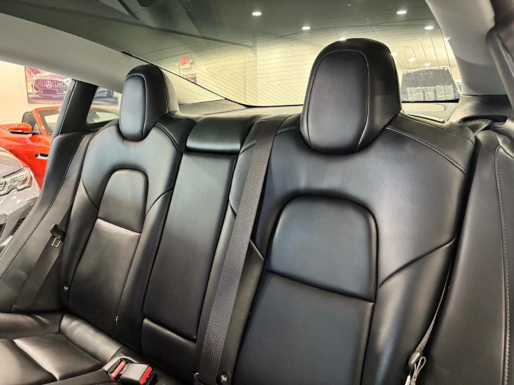 2018 Tesla Model 3 Image 16