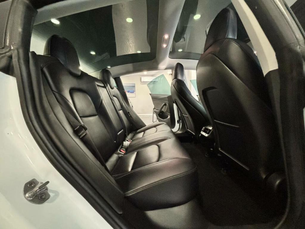 2018 Tesla Model 3 Image 17