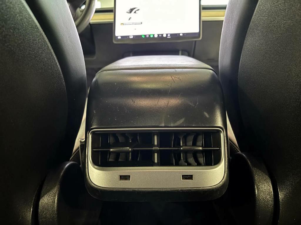 2018 Tesla Model 3 Image 24