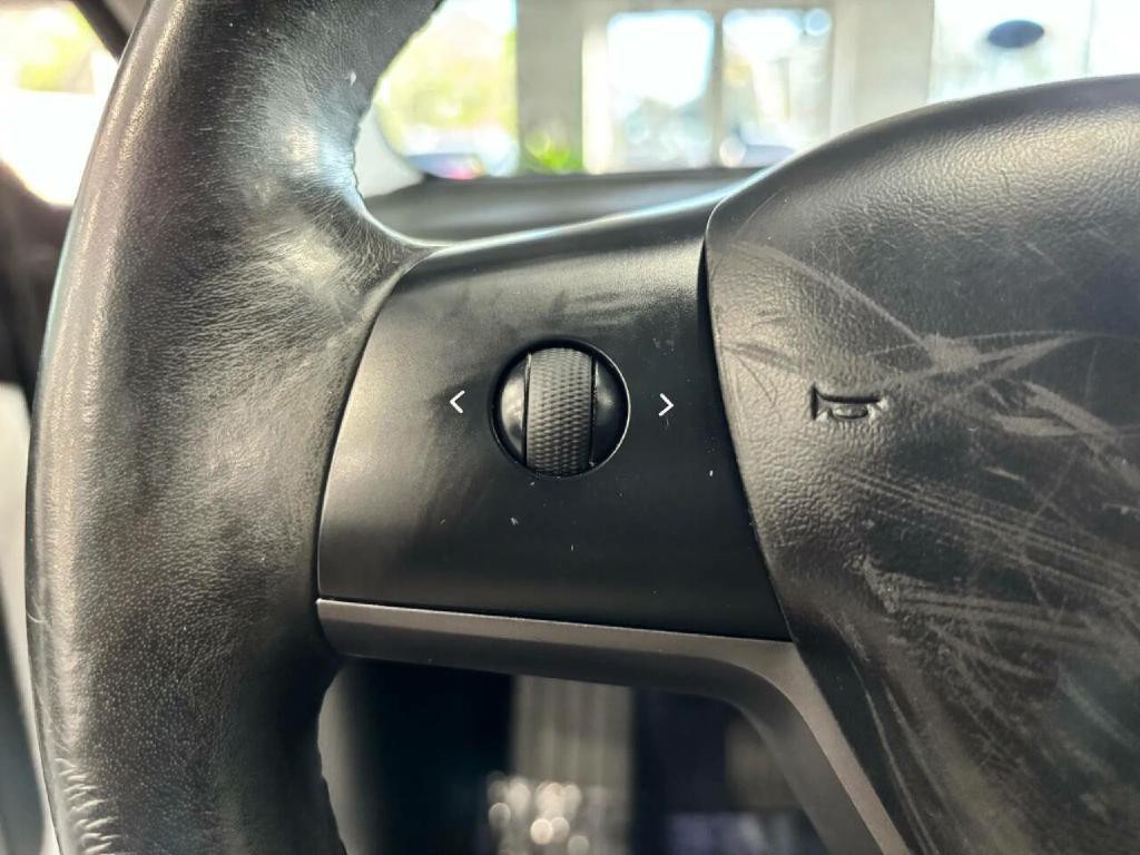 2018 Tesla Model 3 Image 28
