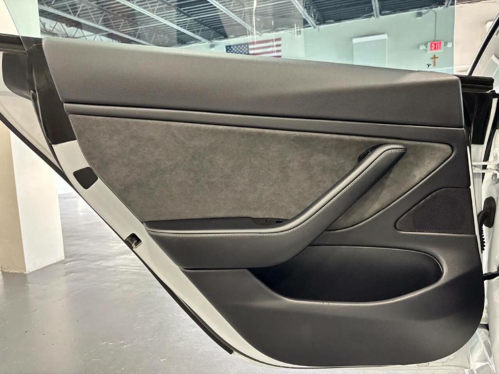 2018 Tesla Model 3 Image 33