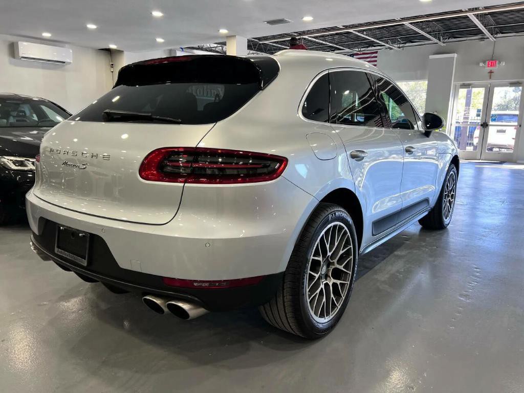 2017 Porsche Macan Image 7