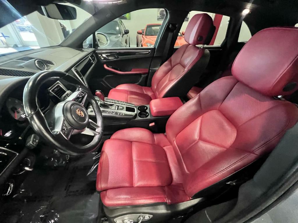 2017 Porsche Macan Image 9