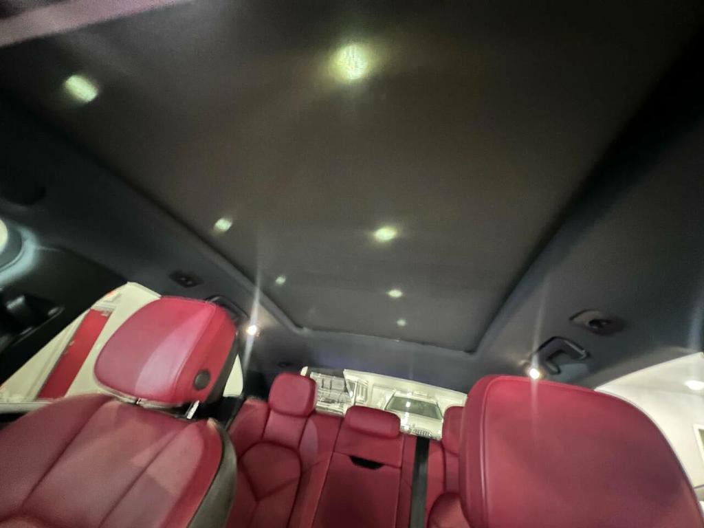 2017 Porsche Macan Image 14