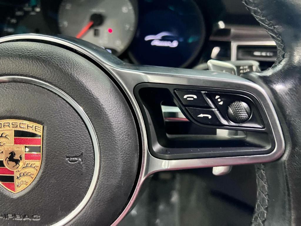 2017 Porsche Macan Image 17