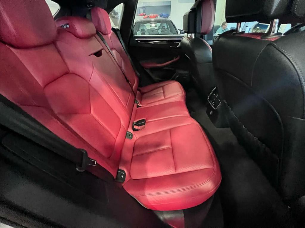 2017 Porsche Macan Image 21