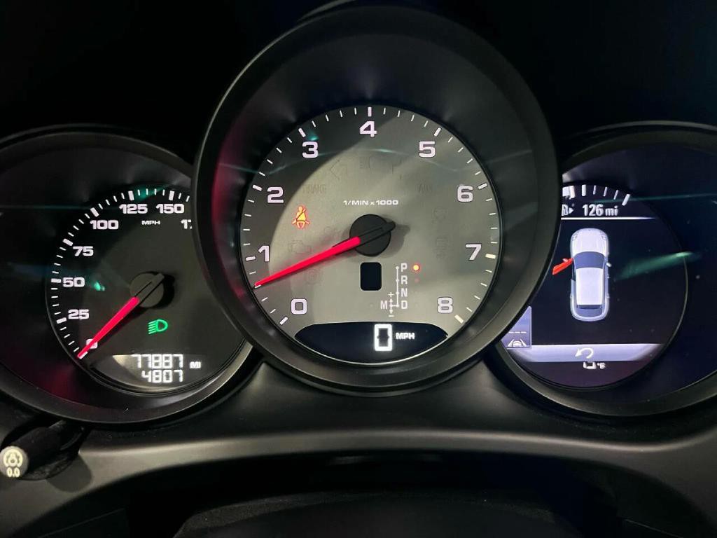 2017 Porsche Macan Image 25