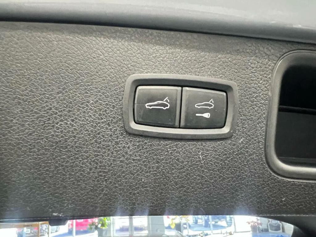 2017 Porsche Macan Image 29