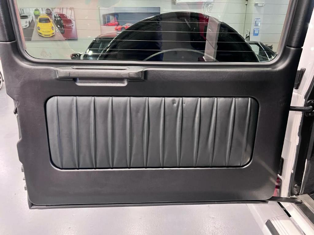 2016 Mercedes-Benz G-Class Image 21