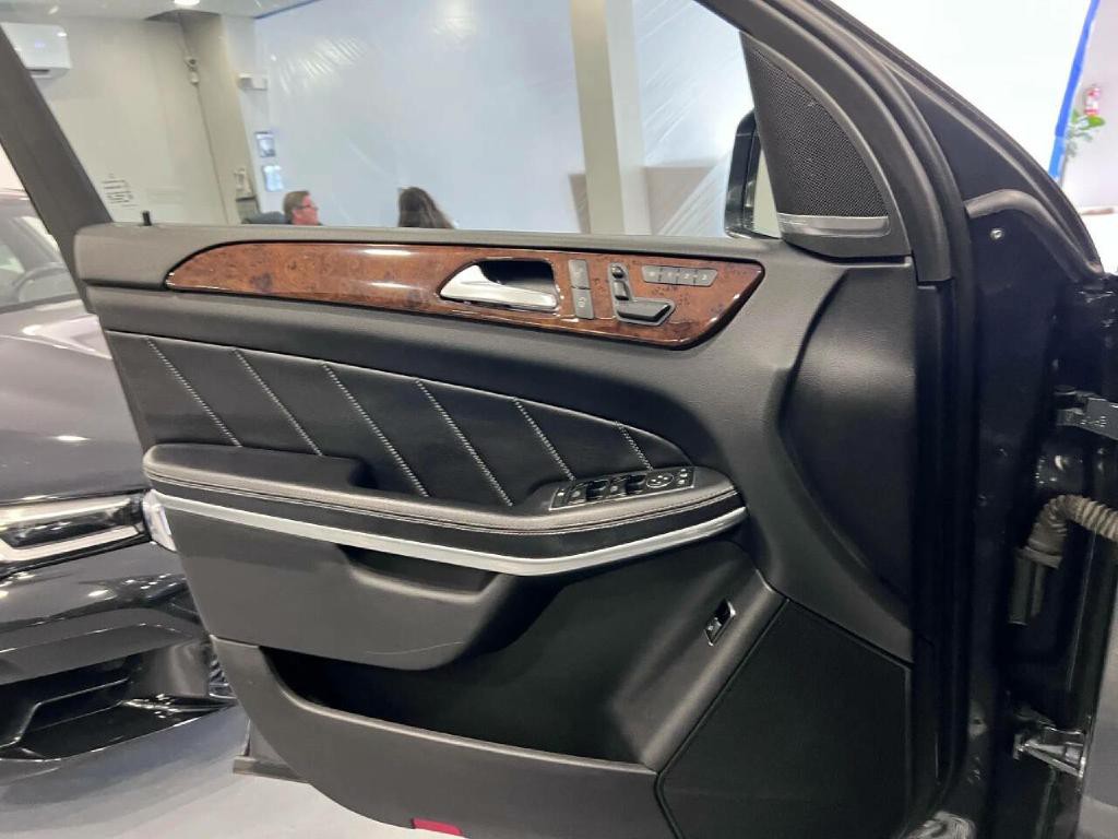 2015 Mercedes-Benz GL-Class Image 28