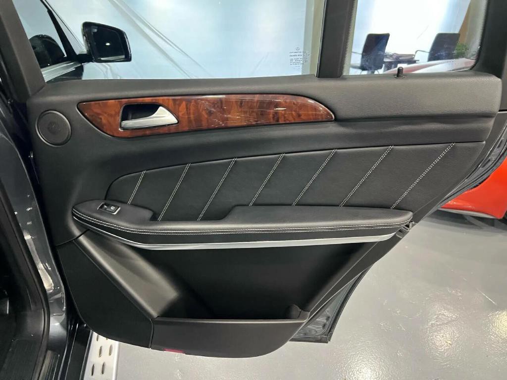 2015 Mercedes-Benz GL-Class Image 30