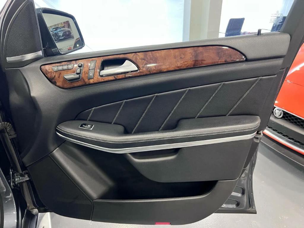 2015 Mercedes-Benz GL-Class Image 31