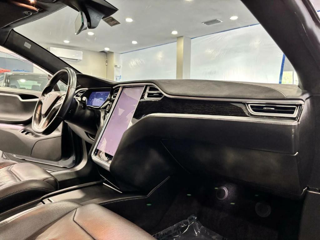 2017 Tesla Model S Image 7