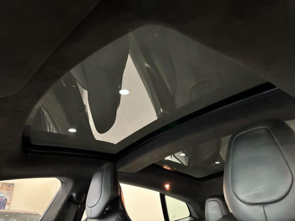 2017 Tesla Model S Image 11