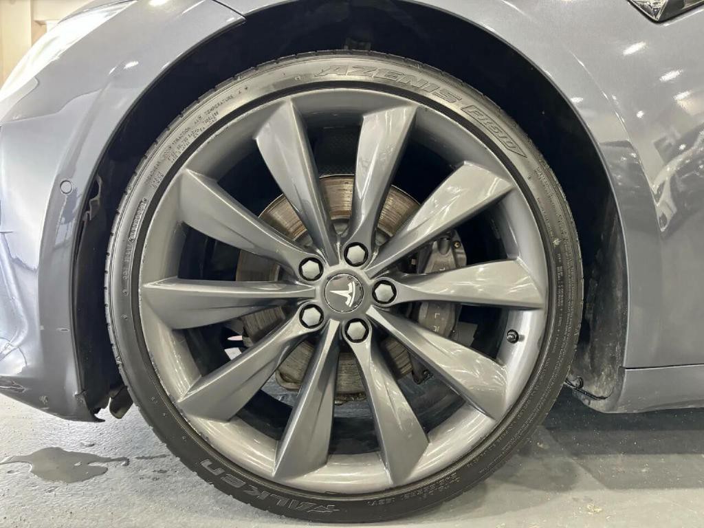 2017 Tesla Model S Image 17