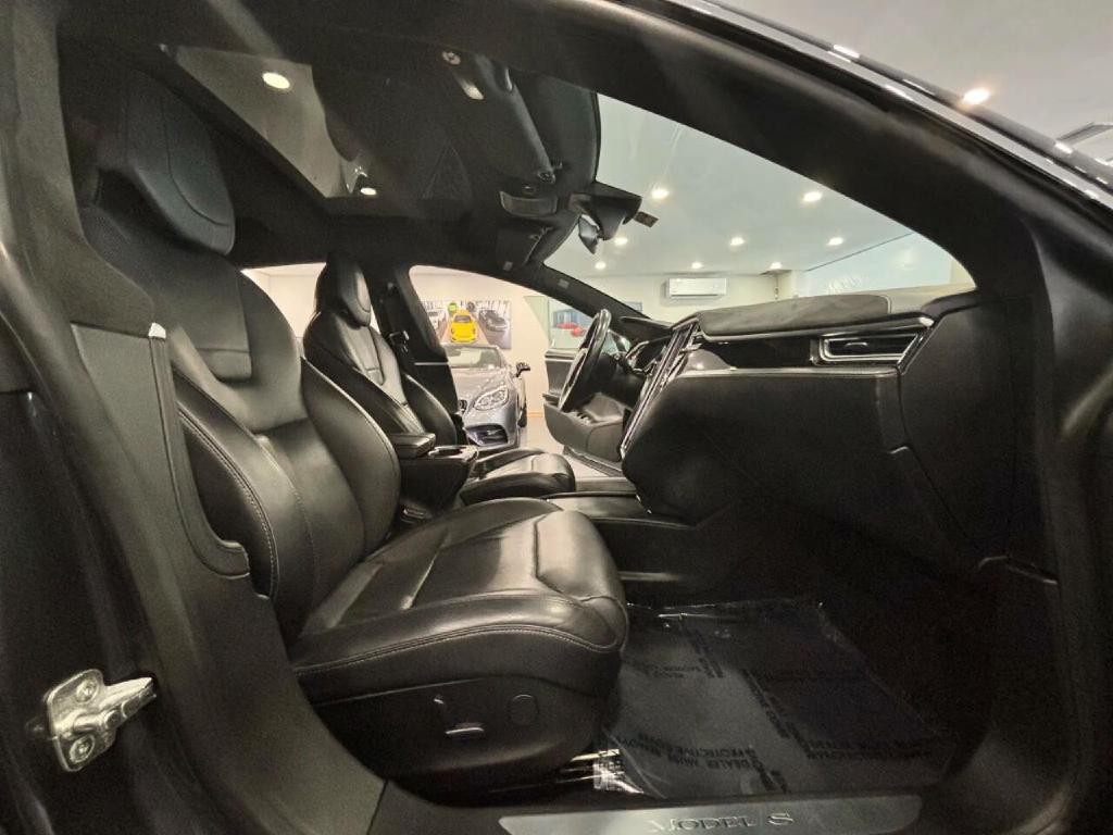 2017 Tesla Model S Image 21
