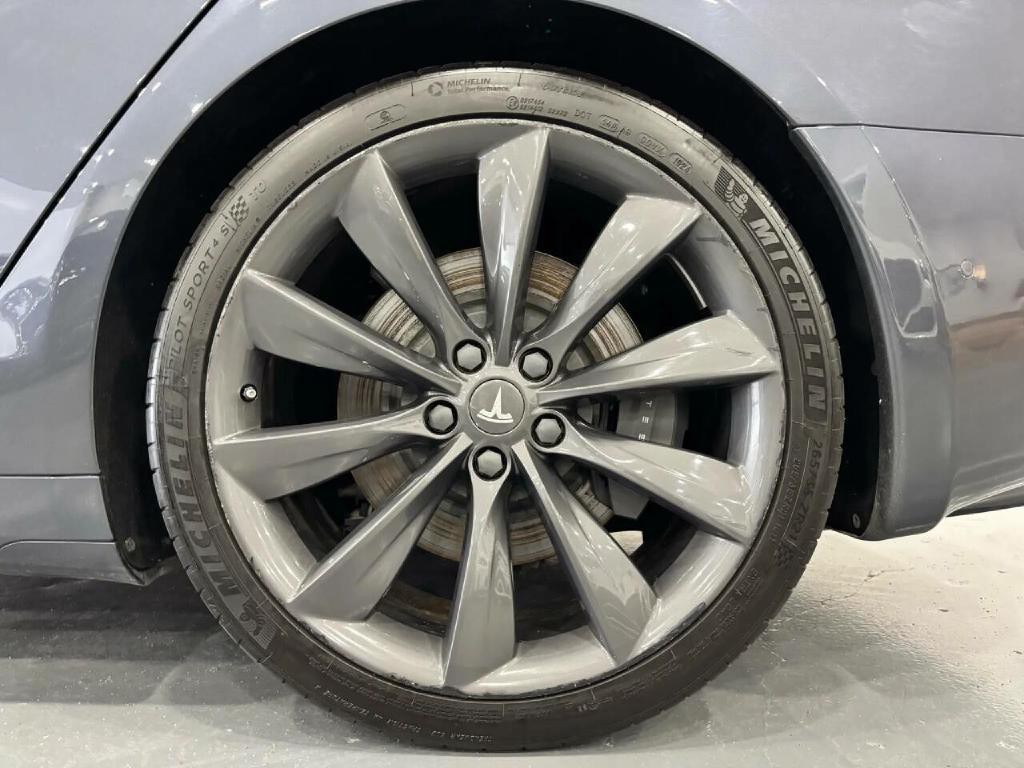 2017 Tesla Model S Image 43