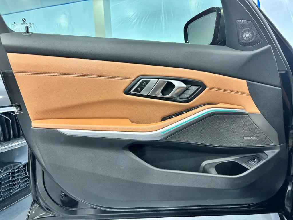 2020 BMW 3 Series Image 39