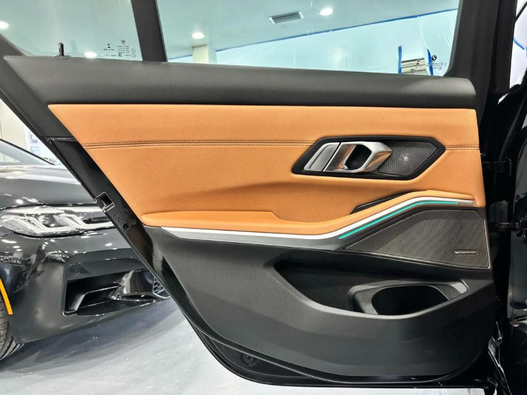 2020 BMW 3 Series Image 42