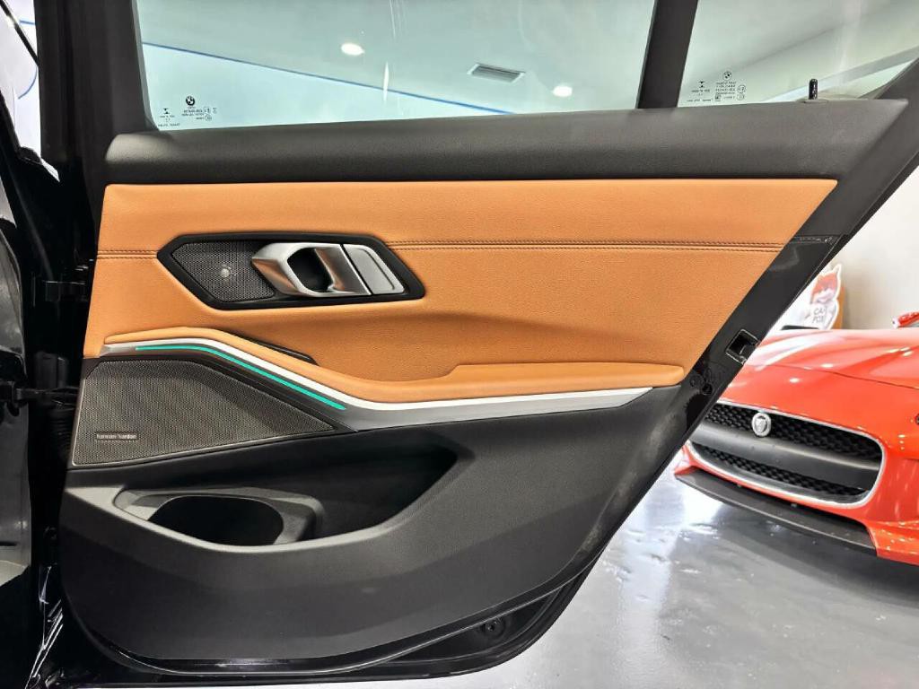 2020 BMW 3 Series Image 43