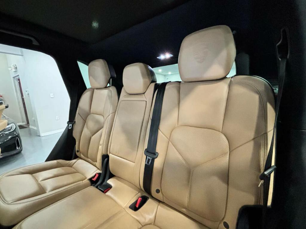 2017 Porsche Cayenne Image 15