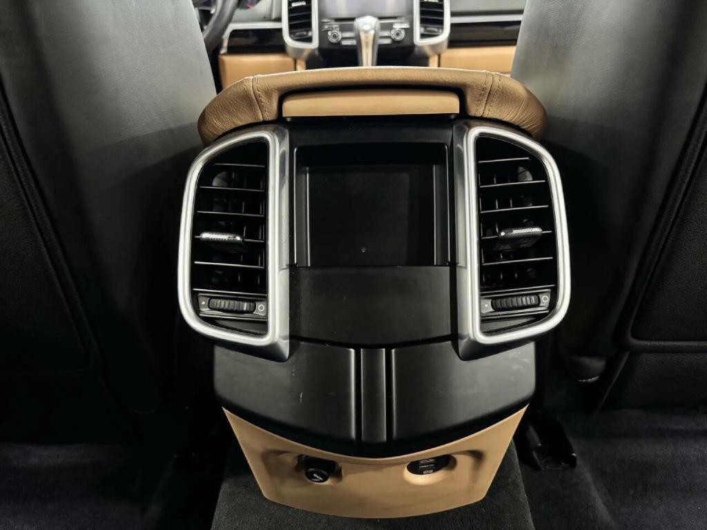 2017 Porsche Cayenne Image 25