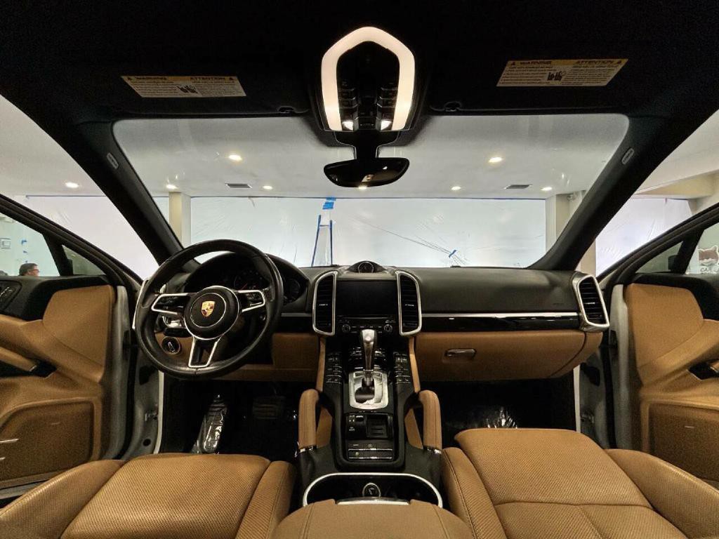 2017 Porsche Cayenne Image 27