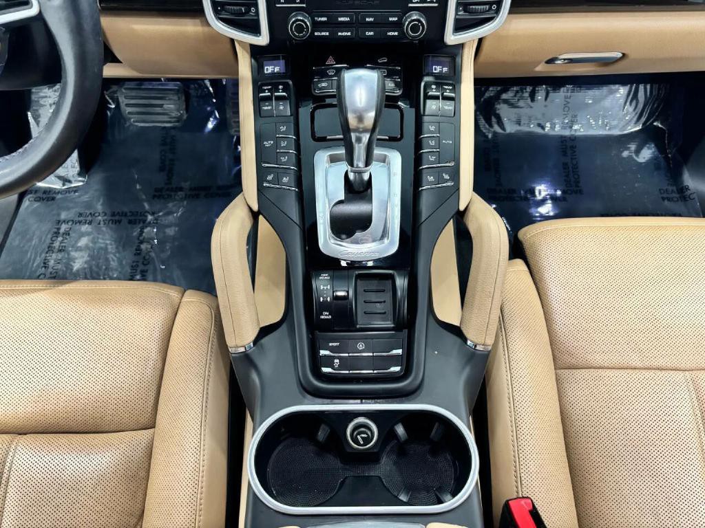 2017 Porsche Cayenne Image 28