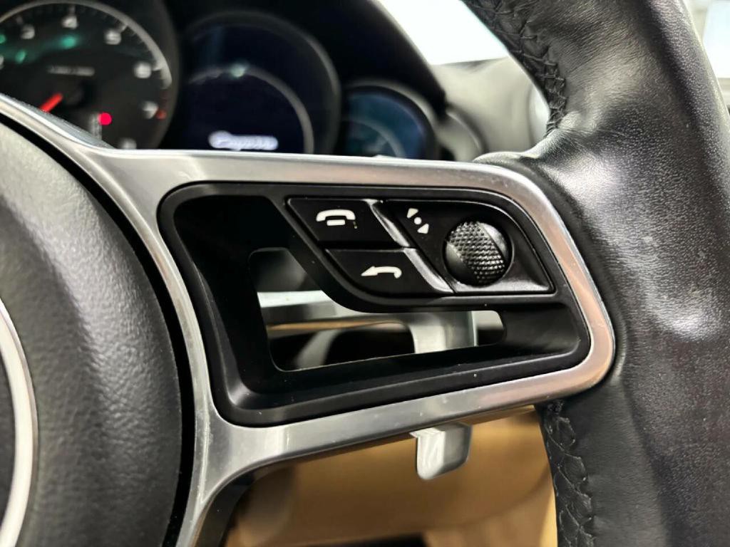 2017 Porsche Cayenne Image 34