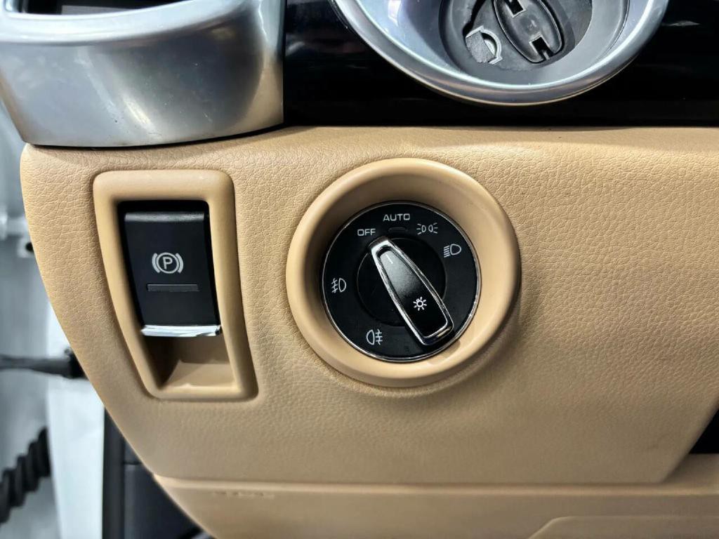 2017 Porsche Cayenne Image 36