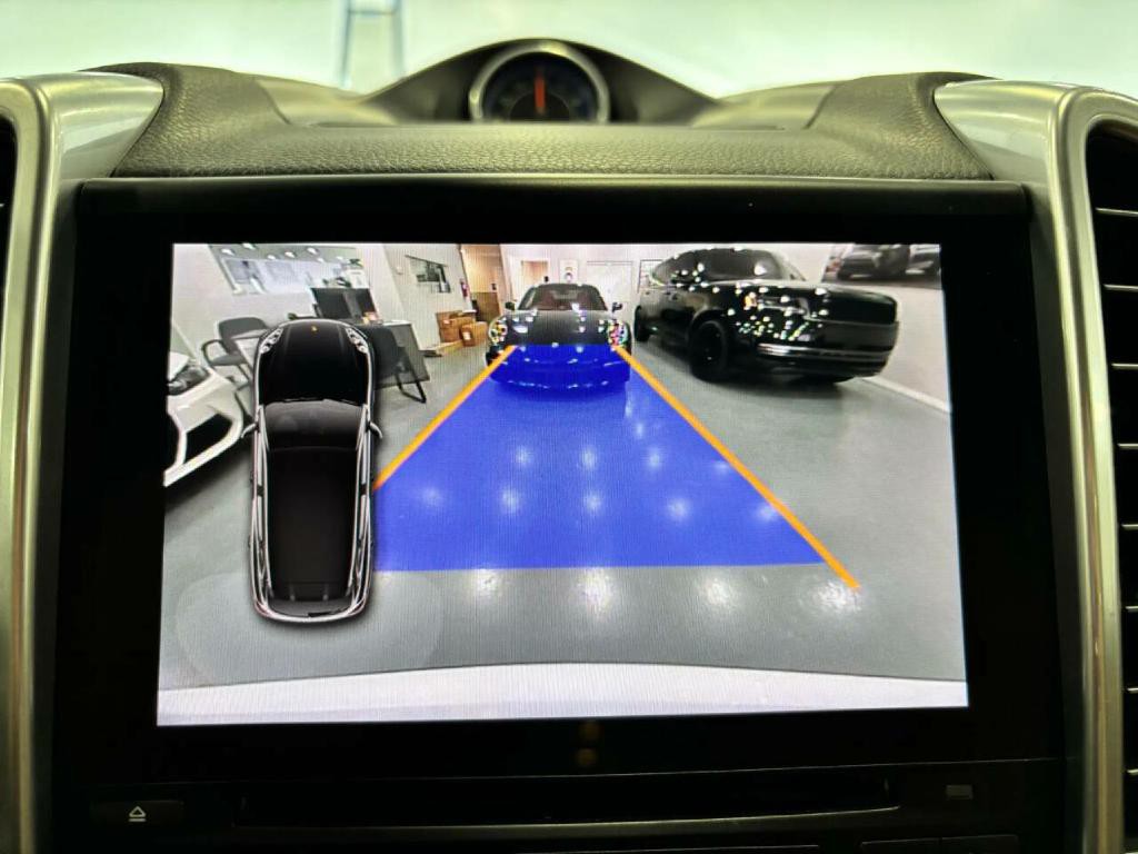 2017 Porsche Cayenne Image 37