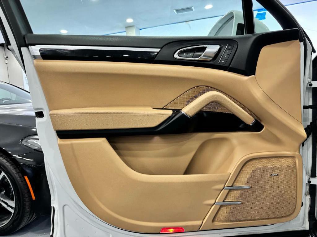 2017 Porsche Cayenne Image 39