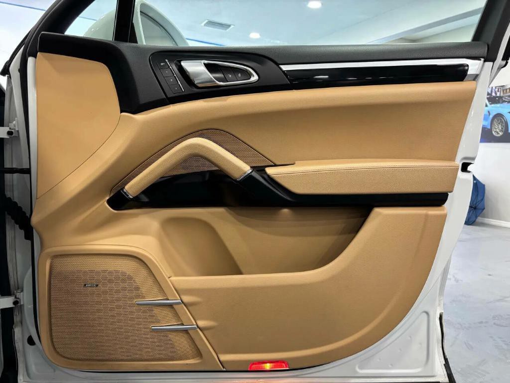 2017 Porsche Cayenne Image 44